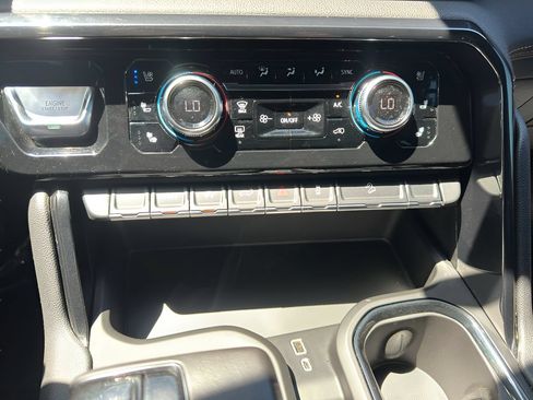 Used 2022 GMC Sierra 1500 AT4 w/ AT4 Preferred Package AWD/4WD image 27