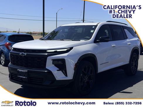 Used 2024 Chevrolet Traverse RS w/ LPO, Floor Liner Package AWD/4WD image 3