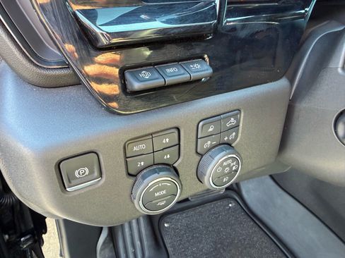 Used 2025 Chevrolet Silverado 1500 ZR2 w/ Technology Package AWD/4WD image 21