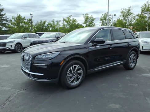 Used 2023 Lincoln Corsair AWD w/ Rear Removable Package Tray image 3