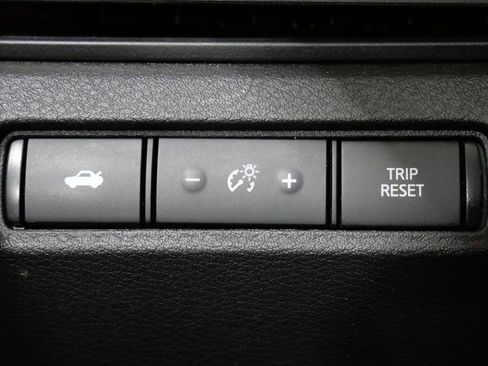 Used 2024 Nissan Altima 2.5 SV image 13