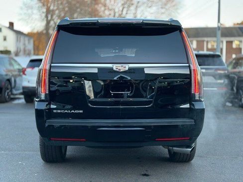 Used 2017 Cadillac Escalade Platinum image 4