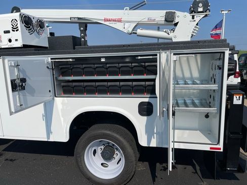 New 2025 Ford F550 4x4 Regular Cab Super Duty image 44