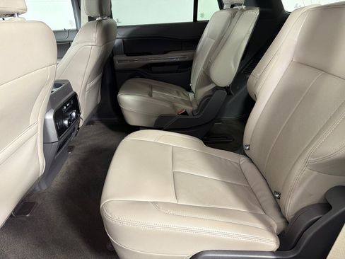 Used 2020 Ford Expedition XLT AWD/4WD image 18