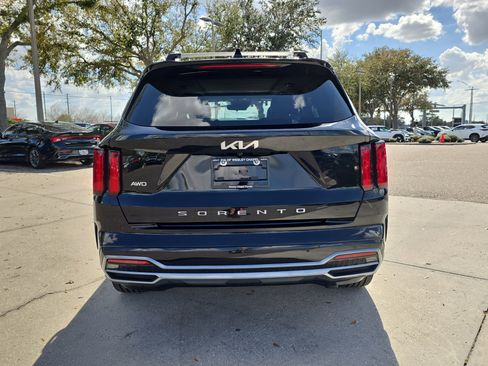Certified 2022 Kia Sorento SX image 7