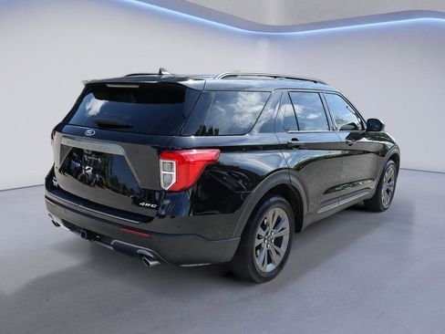 Used 2021 Ford Explorer XLT w/ Equipment Group 202A AWD/4WD image 7