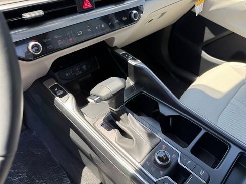 New 2025 Kia Sorento X-Line EX image 13
