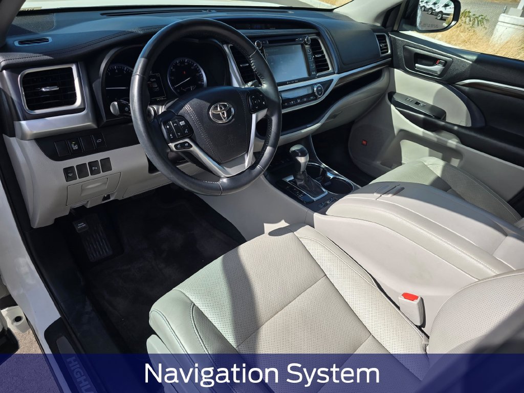 Used 2016 Toyota Highlander Limited AWD/4WD image 2