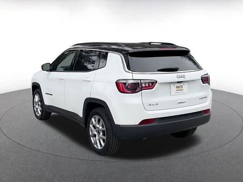 Used 2025 Jeep Compass Limited image 11