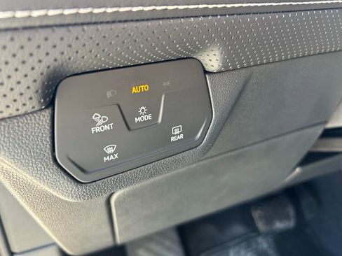 New 2026 Volkswagen Atlas Cross Sport SE image 58