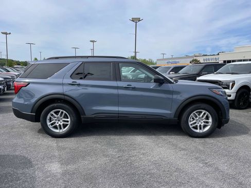 New 2026 Ford Explorer Active w/ Active Comfort Package RWD image 2