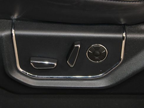 Used 2021 Ford Expedition Platinum image 16