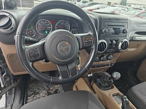 Used 2014 Jeep Wrangler Unlimited Sahara w/ Connectivity Group image 7