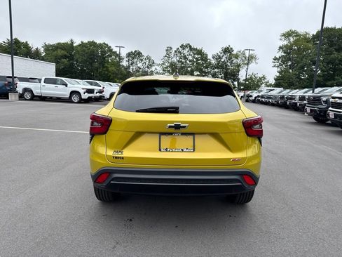 Used 2024 Chevrolet Trax RS w/ Driver Confidence Package FWD image 5