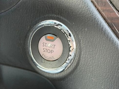 Used 2015 Nissan Pathfinder Platinum image 27