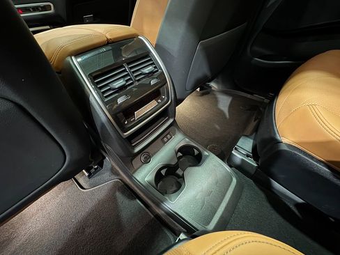 Used 2025 BMW X7 xDrive40i w/ M Sport Package AWD/4WD image 44