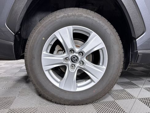 Used 2019 Toyota RAV4 XLE image 17