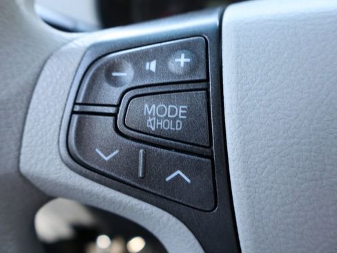 Used 2011 Toyota Sienna LE w/ Towing Pkg image 29