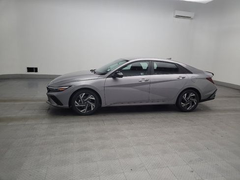 Used 2025 Hyundai Elantra Sport w/ Cargo Package FWD image 2
