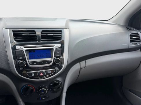 Used 2014 Hyundai Accent GLS w/ Option Group 2 FWD image 12