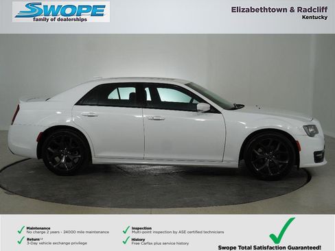 Used 2023 Chrysler 300 S w/ Comfort Group image 2