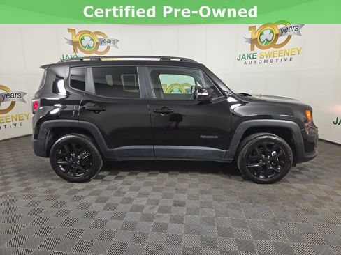 Certified 2022 Jeep Renegade Altitude w/ Convenience Group AWD/4WD image 11
