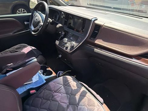 Used 2015 Toyota Sienna Limited Premium FWD image 5