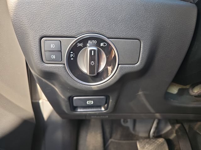 Used 2019 INFINITI QX30 AWD image 25