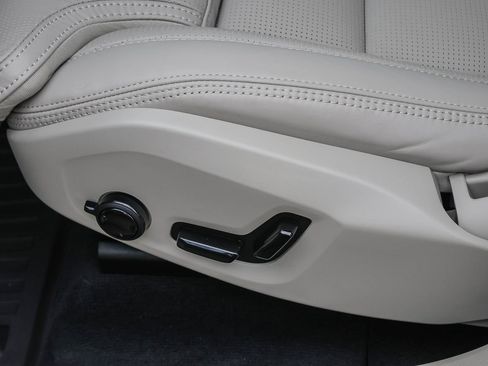 New 2026 Volvo XC60 B5 Ultra w/ Protection Package Premier image 29