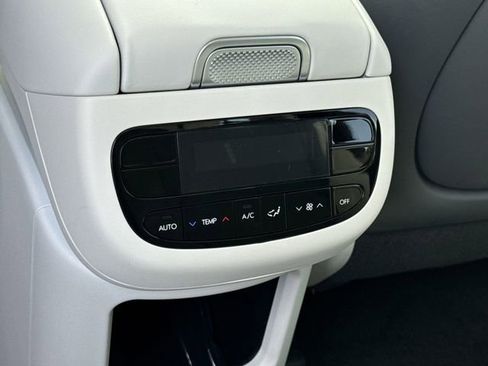 New 2026 Hyundai Ioniq 9 SE image 16