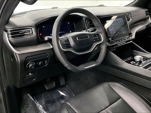 Used 2024 Jeep Wagoneer Series II w/ Flexible Seating Group AWD/4WD image 17