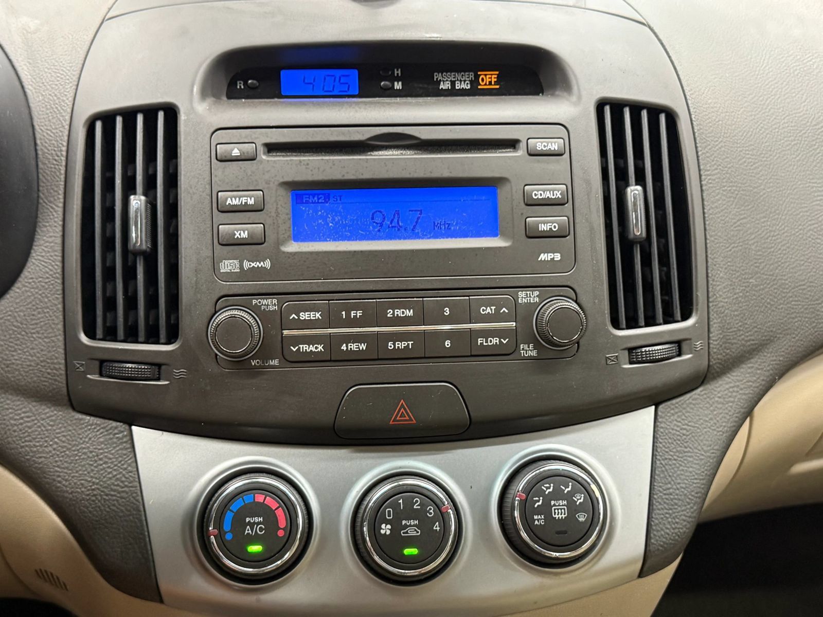 Used 2010 Hyundai Elantra GLS FWD image 30