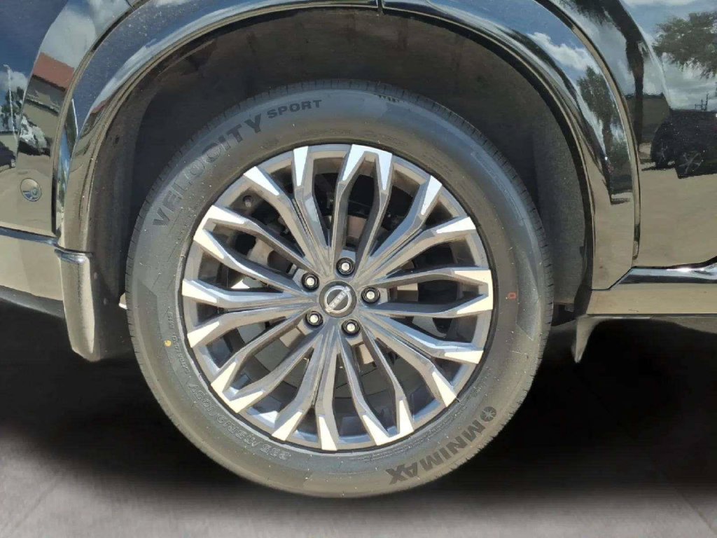 Certified 2025 Nissan Rogue Platinum FWD image 20