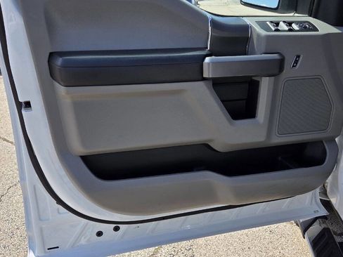 Used 2019 Ford F150 XLT w/ Equipment Group 302A Luxury AWD/4WD image 9