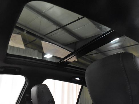 Used 2023 Cadillac XT4 Luxury w/ Cold Weather Package image 4