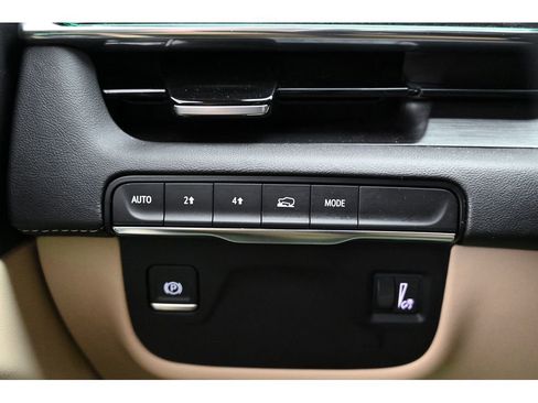 Used 2022 Cadillac Escalade Premium Luxury w/ LPO, Illumination Package image 47