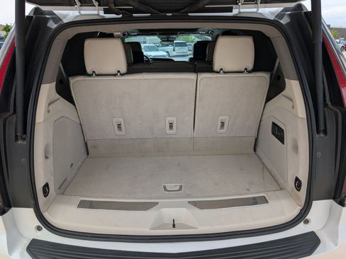 Used 2022 Cadillac Escalade Sport Platinum w/ LPO, ONYX Package AWD/4WD image 32