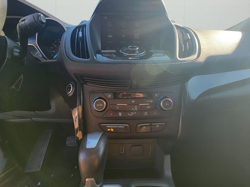 Used 2017 Ford Escape Titanium image 19