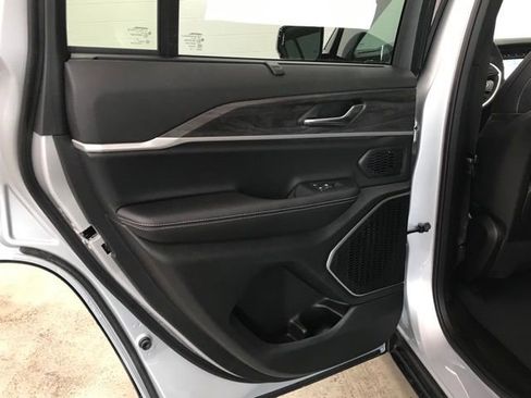 New 2025 Jeep Grand Cherokee Limited 4xe w/ Luxury Tech Group II image 26