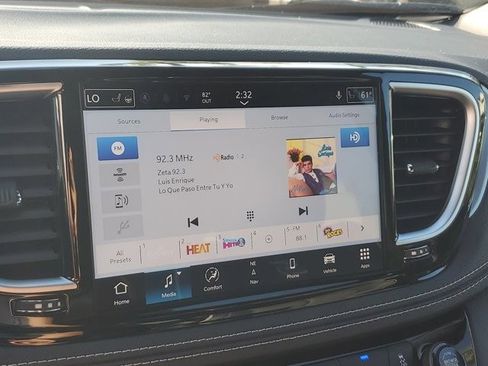 New 2026 Chrysler Pacifica Limited w/ S Appearance Package image 13