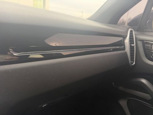 Used 2021 Porsche Cayenne image 36