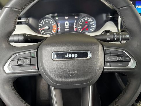 Used 2025 Jeep Compass Limited AWD/4WD image 28