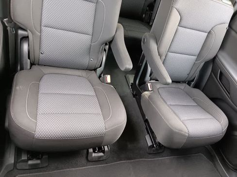 Used 2023 GMC Acadia SLE image 21