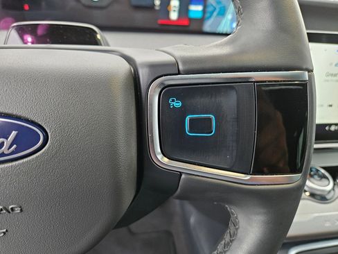 Used 2025 Ford Expedition Active AWD/4WD image 22