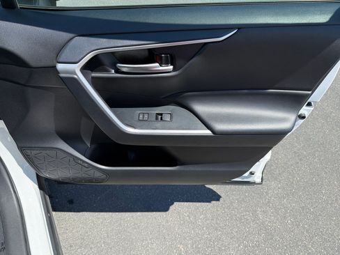 Certified 2025 Toyota RAV4 XLE AWD/4WD image 27