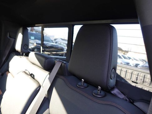 Used 2024 GMC Sierra 1500 AT4 image 24