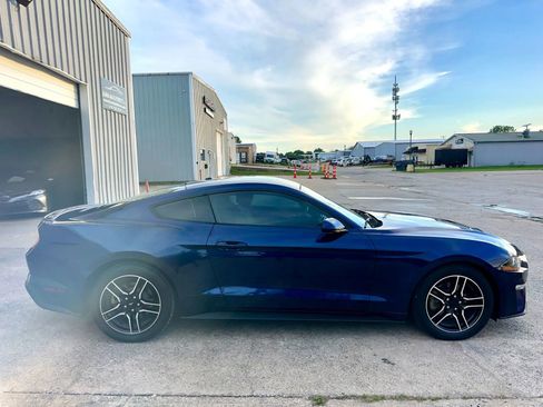 Used 2019 Ford Mustang Coupe w/ Equipment Group 101A RWD image 7