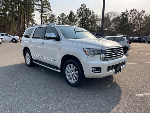 Used 2018 Toyota Sequoia Platinum image 5