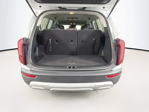 Used 2022 Kia Telluride LX FWD image 27