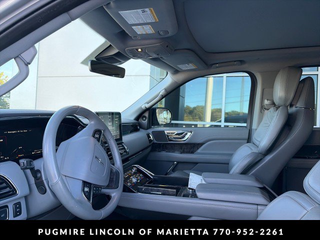 Used 2021 Lincoln Navigator Reserve RWD image 3